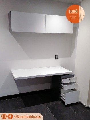 Escritorio flotante 2.1.jpg